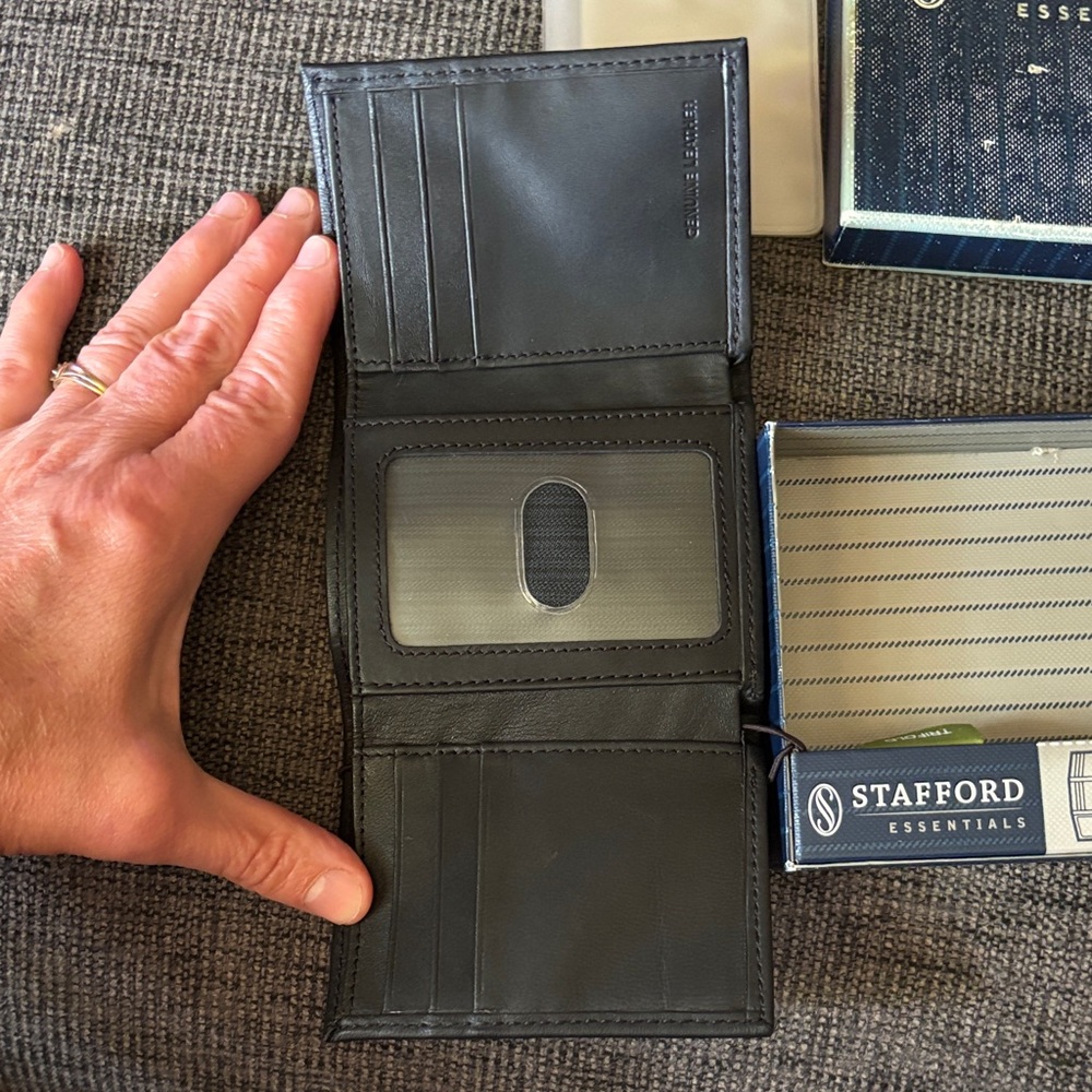 Stafford Essentials Black Genuine Leather Trifold Wallet